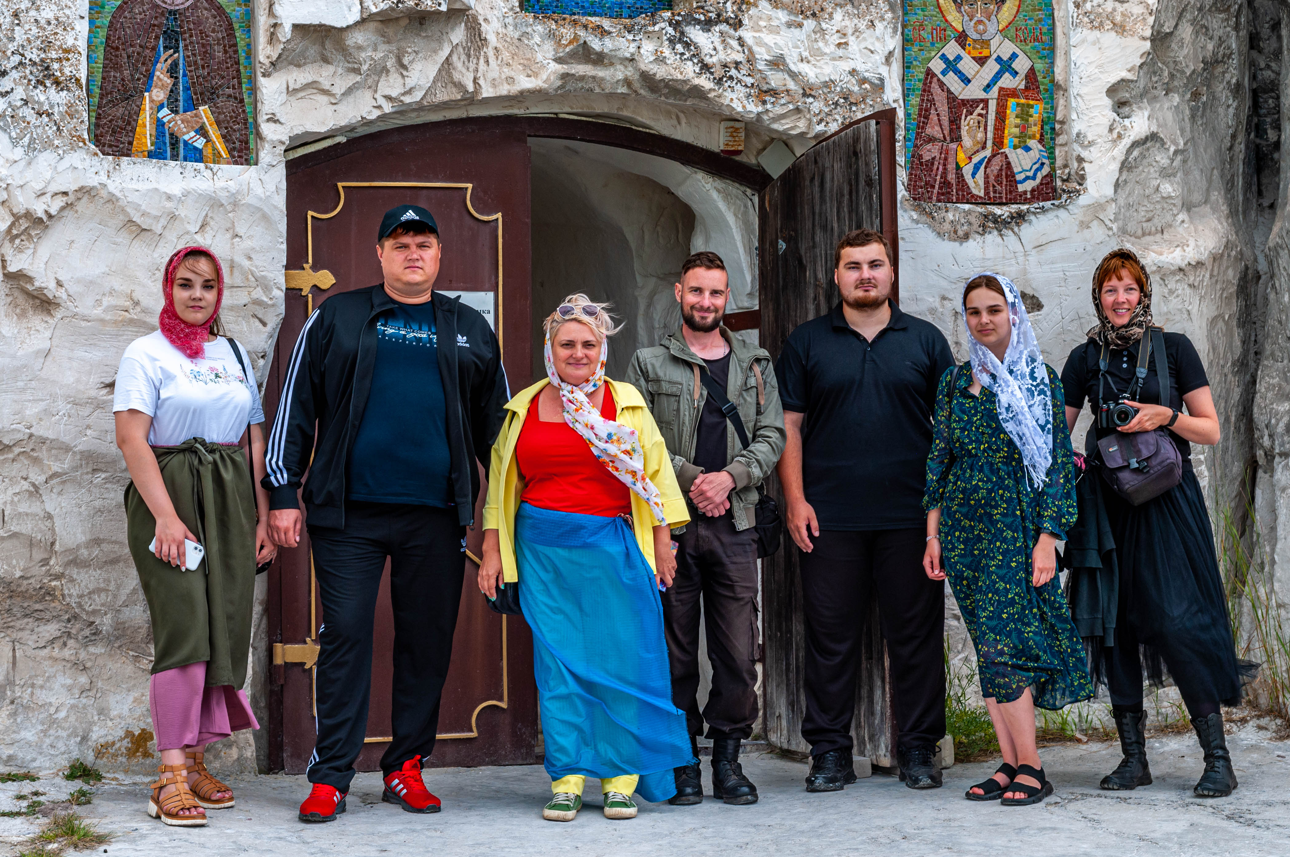 Команда Пеньковой горы в Костомарово у пещерного храма
